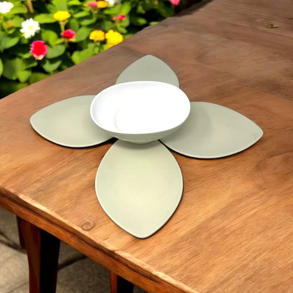 Pfaltzgraff Cappuccino Stoneware Set of 4‎ Leaf Plates with Serving Dish
